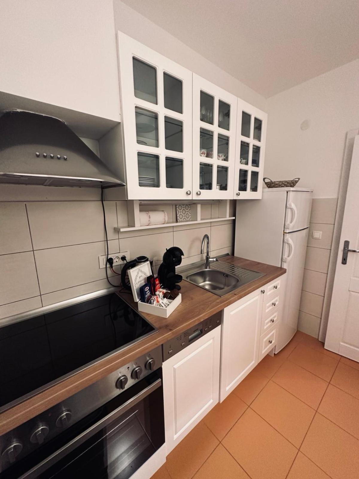 Villa Aya - With Sauna And Outdoor Swimming Pool Mostar Kamer foto